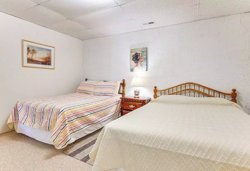 Waterfront Wheeler Lake Home W/ Furnished Deck