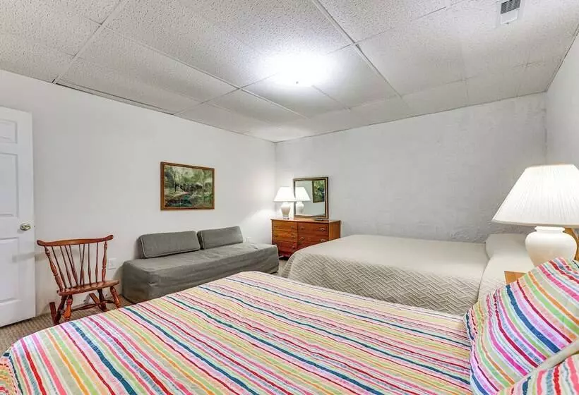 Waterfront Wheeler Lake Home W/ Furnished Deck