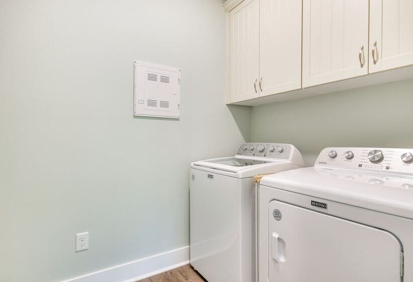 Lakefront Mccormick Retreat W/ Patio & Pool Access