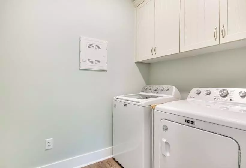 Lakefront Mccormick Retreat W/ Patio & Pool Access