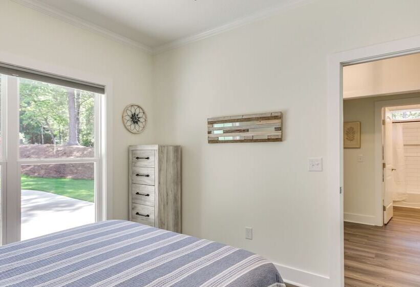 Lakefront Mccormick Retreat W/ Patio & Pool Access