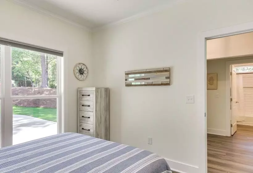 Lakefront Mccormick Retreat W/ Patio & Pool Access