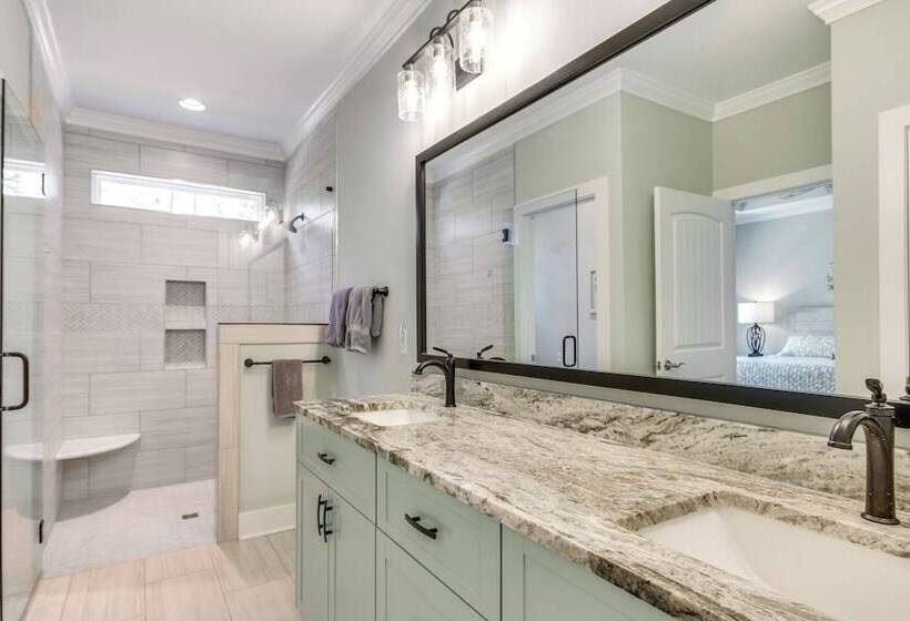 Lakefront Mccormick Retreat W/ Patio & Pool Access