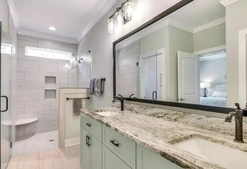 Lakefront Mccormick Retreat W/ Patio & Pool Access