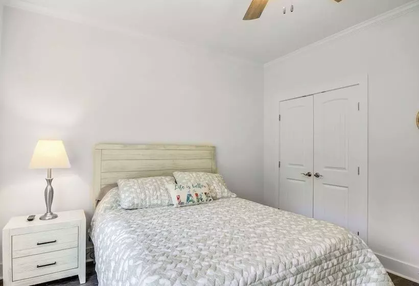 Lakefront Mccormick Retreat W/ Patio & Pool Access