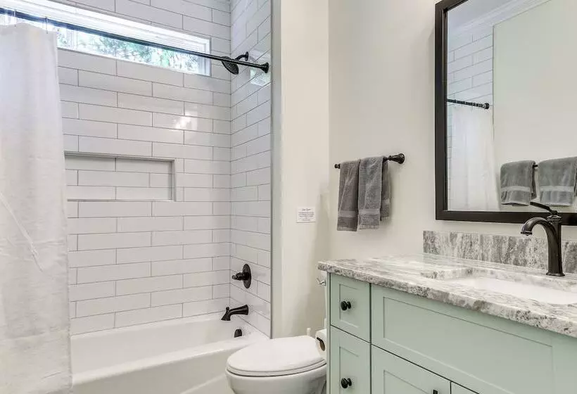 Lakefront Mccormick Retreat W/ Patio & Pool Access