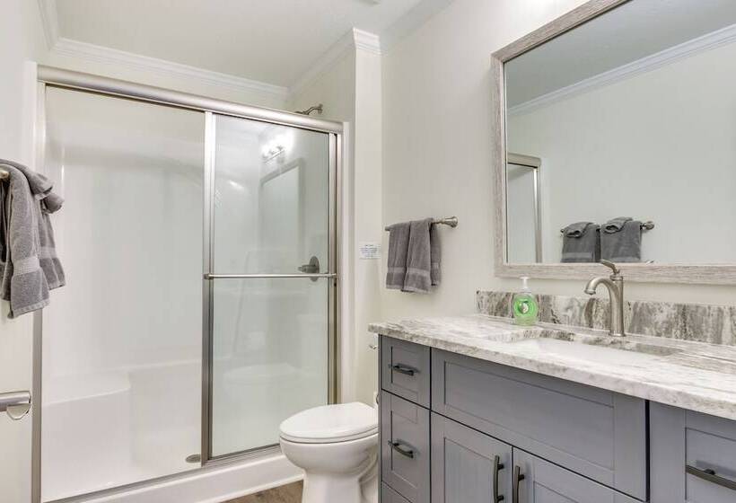 Lakefront Mccormick Retreat W/ Patio & Pool Access