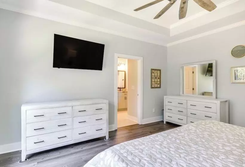 Lakefront Mccormick Retreat W/ Patio & Pool Access