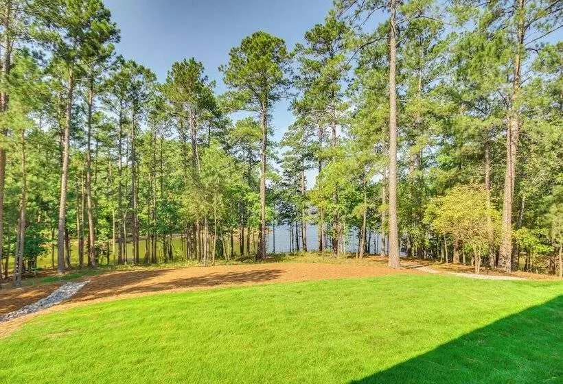 Lakefront Mccormick Retreat W/ Patio & Pool Access