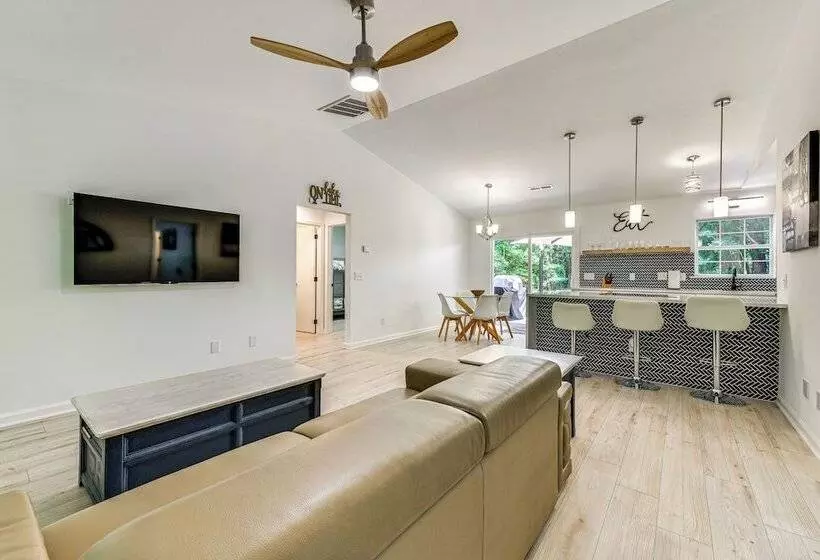 Mooresville Retreat W/ Patio, 1 Mi To Lake Norman!