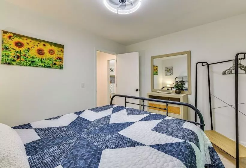 Mooresville Retreat W/ Patio, 1 Mi To Lake Norman!