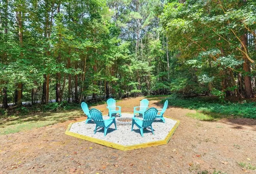 Mooresville Retreat W/ Patio, 1 Mi To Lake Norman!
