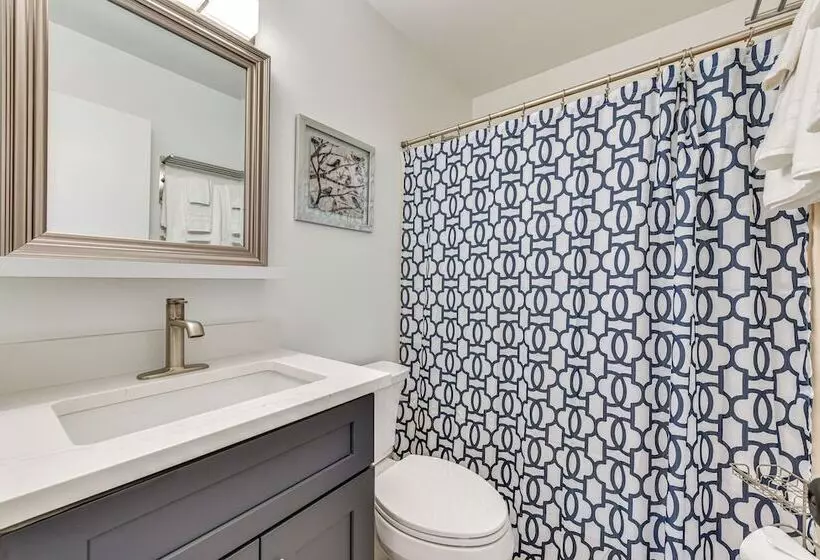 Mooresville Retreat W/ Patio, 1 Mi To Lake Norman!