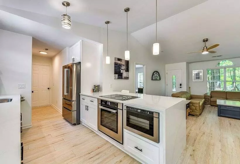 Mooresville Retreat W/ Patio, 1 Mi To Lake Norman!