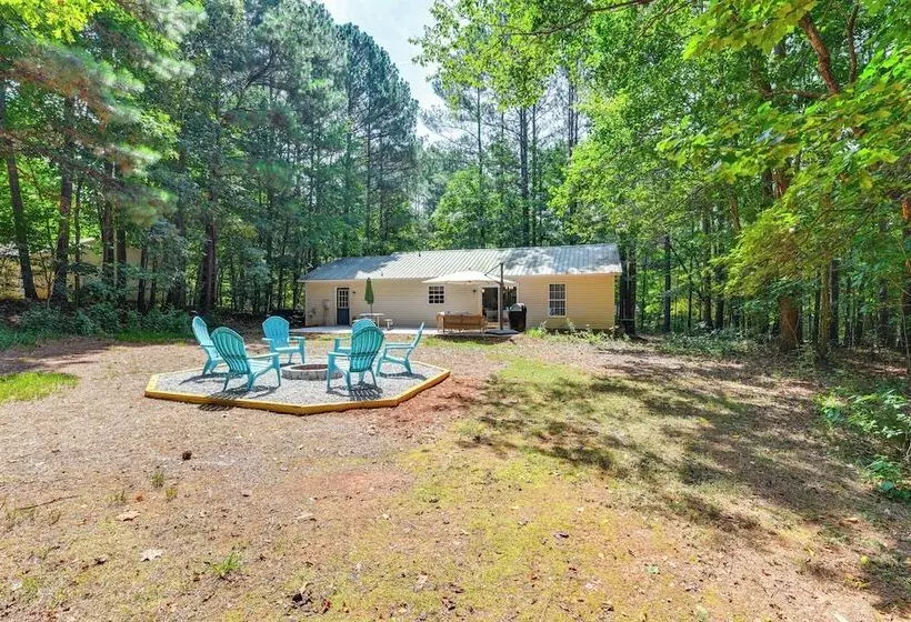 Mooresville Retreat W/ Patio, 1 Mi To Lake Norman!