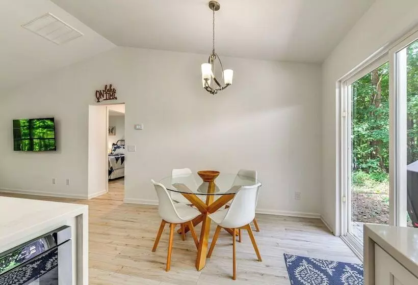 Mooresville Retreat W/ Patio, 1 Mi To Lake Norman!