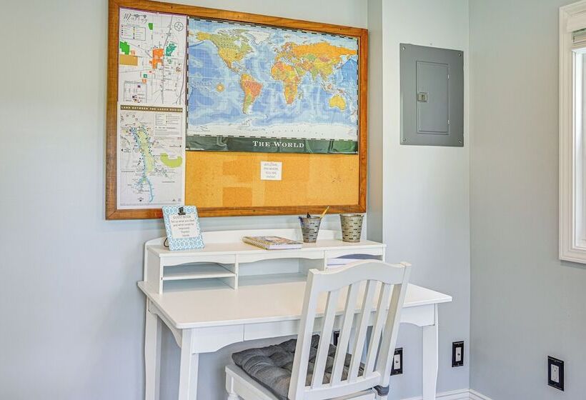 Peaceful Murray Home ~ 8 Mi To Kentucky Lake!