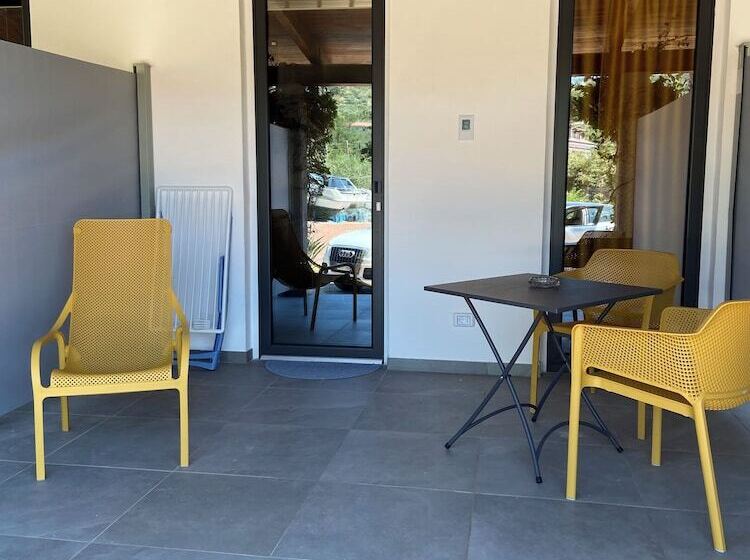 פנסיון Villa Daniela Suites