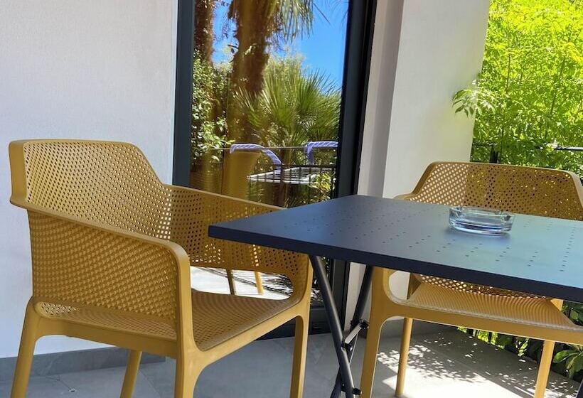 פנסיון Villa Daniela Suites