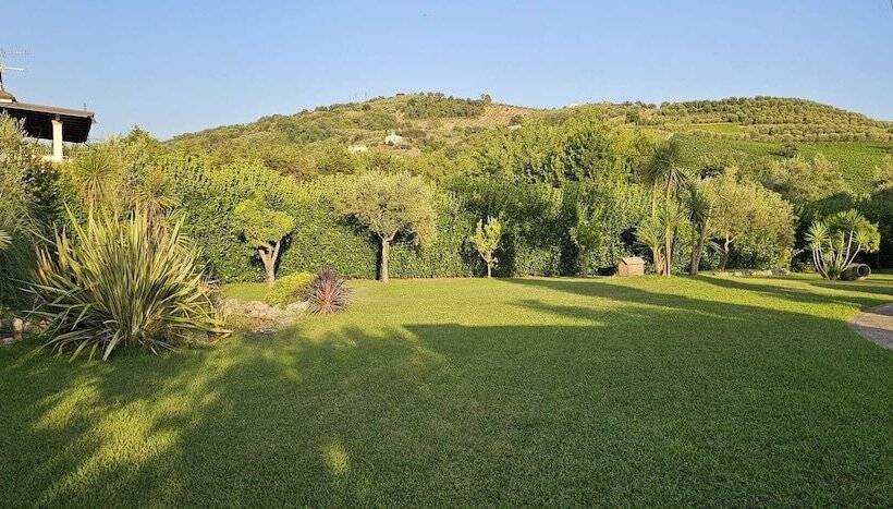 פנסיון Villa Daniela Suites