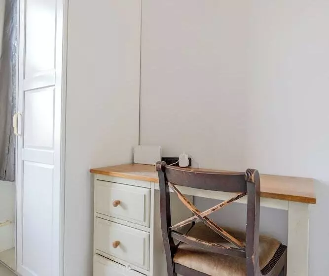 Majatalo Wavertree House