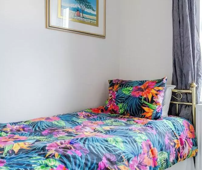 Majatalo Wavertree House