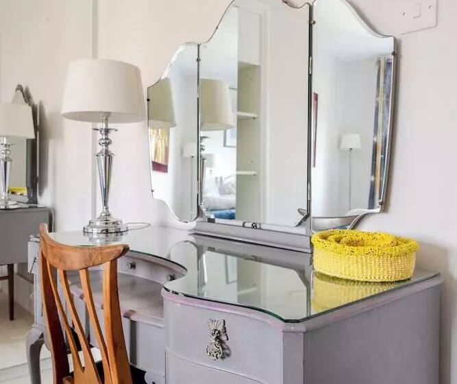 Majatalo Wavertree House