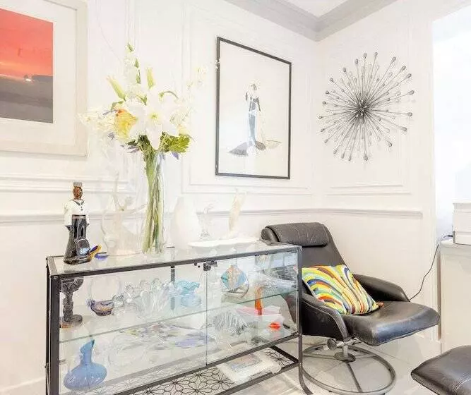 Majatalo Wavertree House