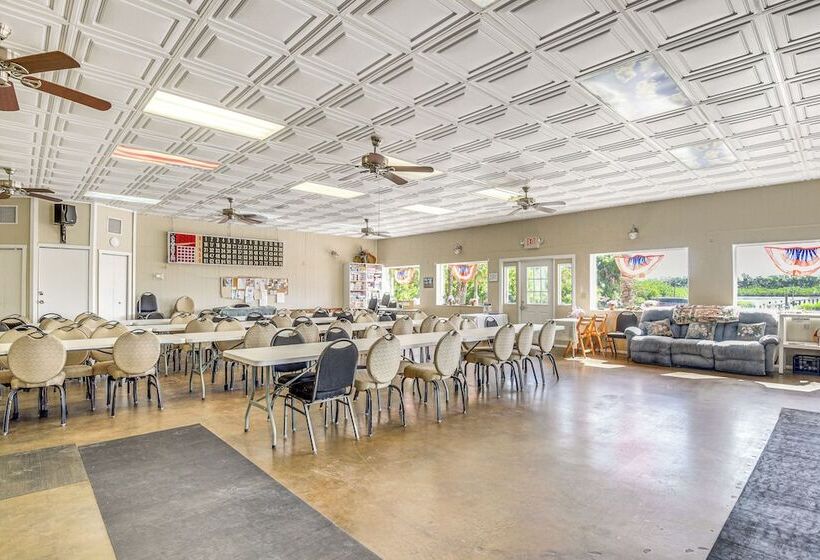 Walk To Indian River From Pet Friendly Home!