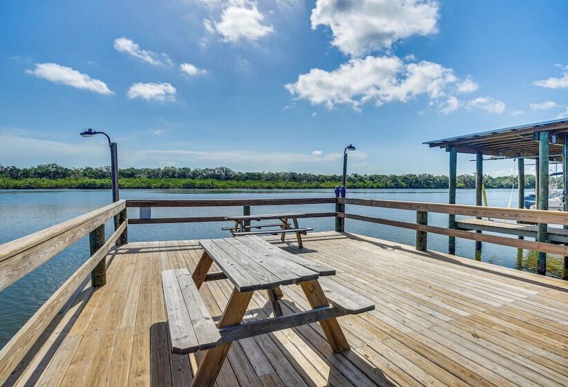 Walk To Indian River From Pet Friendly Home!