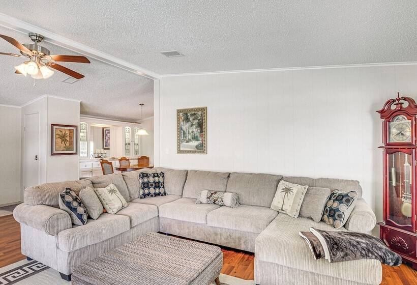 Walk To Indian River From Pet Friendly Home!