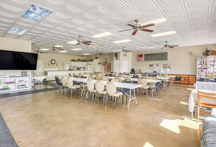 Walk To Indian River From Pet Friendly Home!