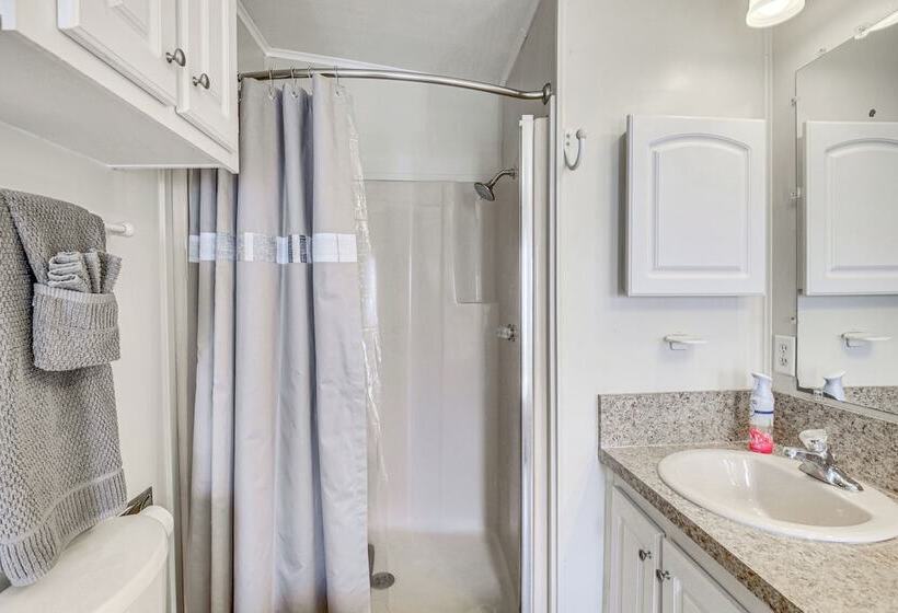 Walk To Indian River From Pet Friendly Home!