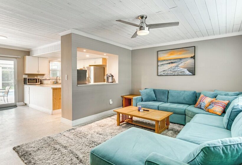 Port Charlotte Abode W/ Heated Pool, Grill & Yard!