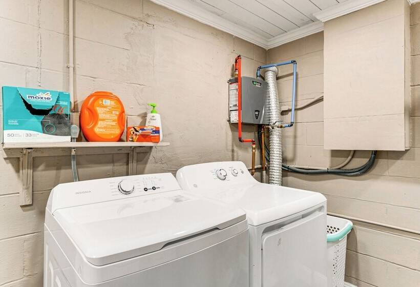 Port Charlotte Abode W/ Heated Pool, Grill & Yard!