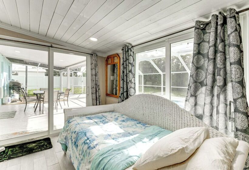 Port Charlotte Abode W/ Heated Pool, Grill & Yard!