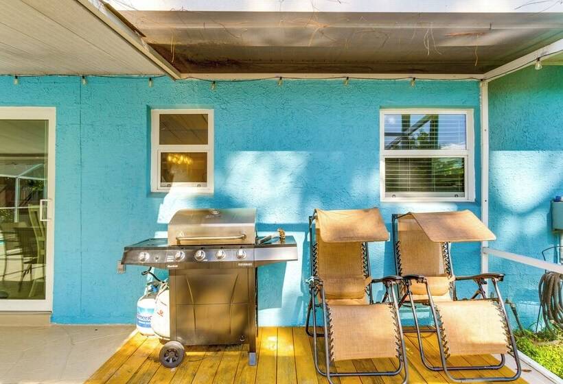 Port Charlotte Abode W/ Heated Pool, Grill & Yard!