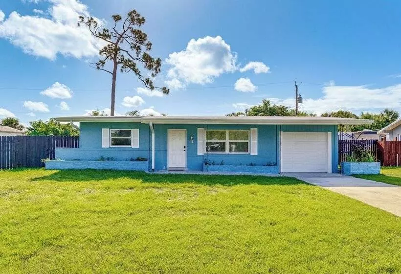 Port Charlotte Abode W/ Heated Pool, Grill & Yard!