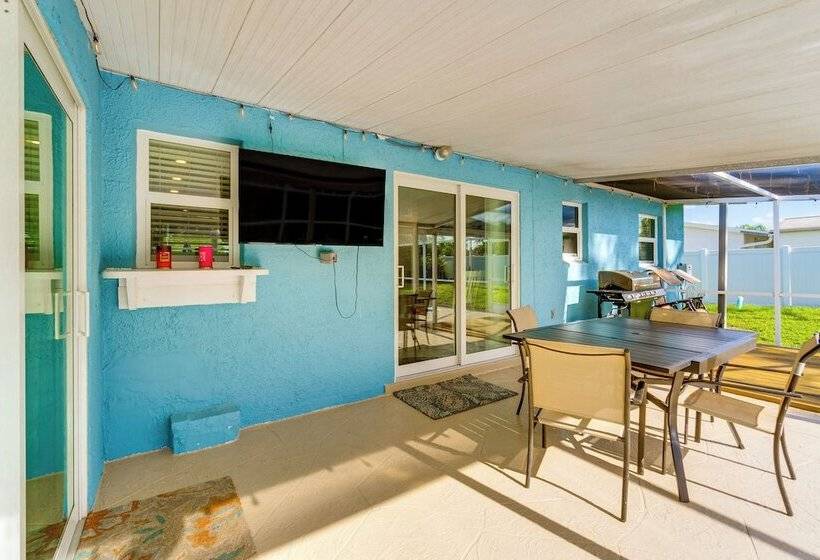 Port Charlotte Abode W/ Heated Pool, Grill & Yard!