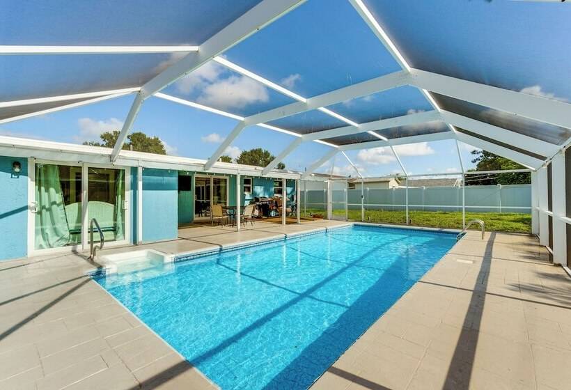 Port Charlotte Abode W/ Heated Pool, Grill & Yard!