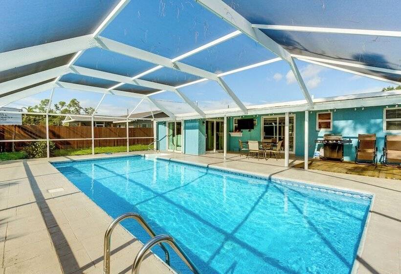 Port Charlotte Abode W/ Heated Pool, Grill & Yard!
