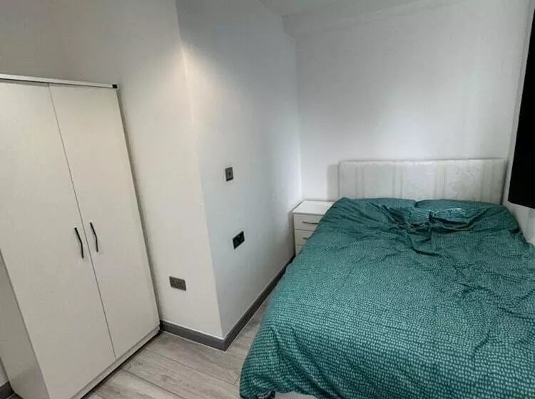 Residenssi Drayton Dream House   6 Bedrooms