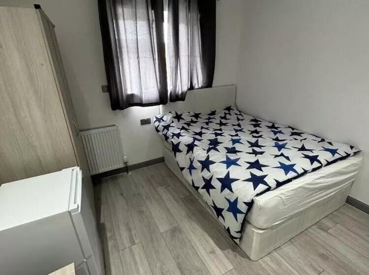 Residenssi Drayton Dream House   6 Bedrooms