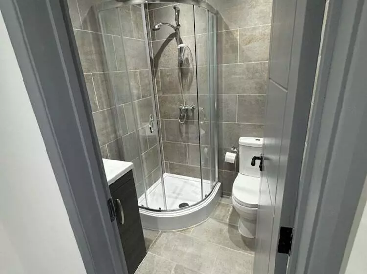 Residenssi Drayton Dream House   6 Bedrooms