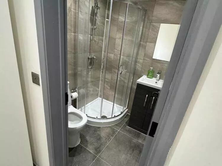 Residenssi Drayton Dream House   6 Bedrooms