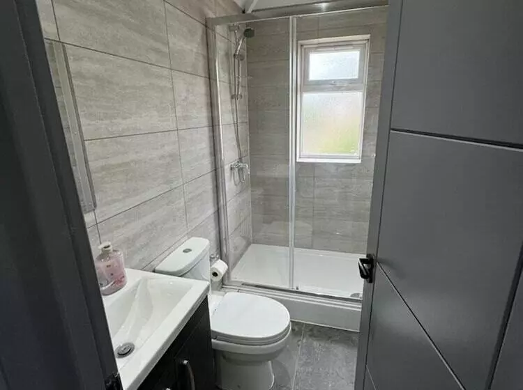 Residenssi Drayton Dream House   6 Bedrooms