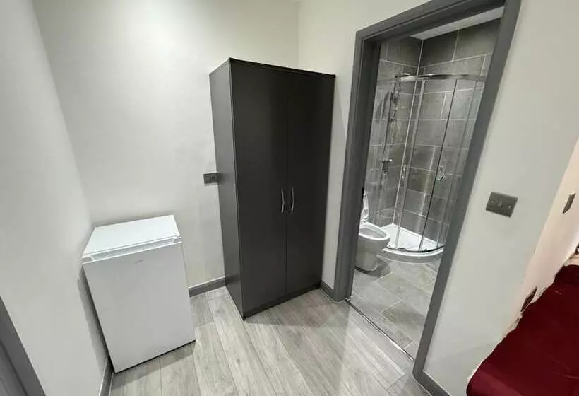 Residenssi Drayton Dream House   6 Bedrooms