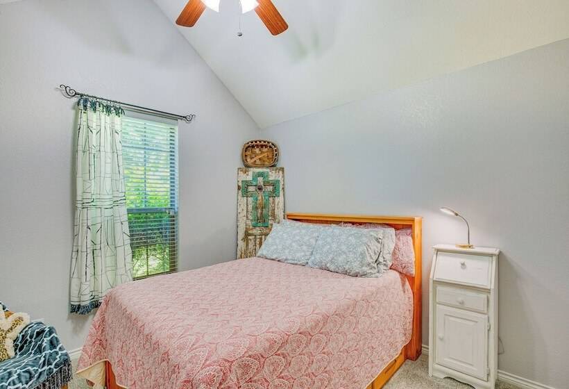 Sunny Stephenville Home W/ Pool: 4 Mi To Downtown