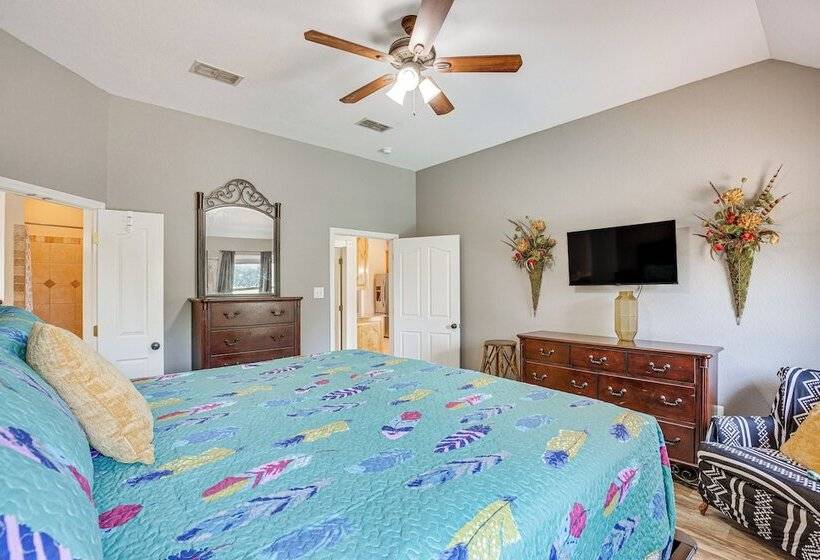 Sunny Stephenville Home W/ Pool: 4 Mi To Downtown