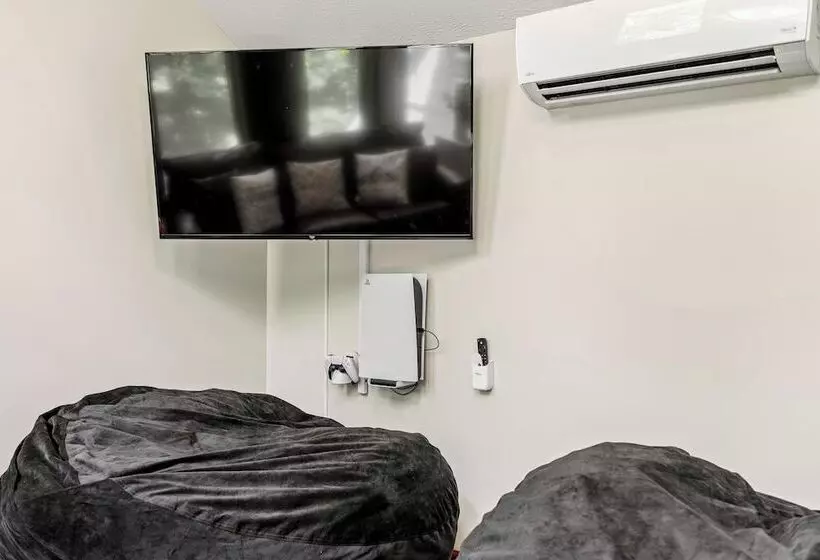 The Great Escape By Avantstay Game Room, Hot Tub